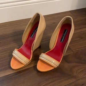 Charles Jourdan Nude leather wedge
